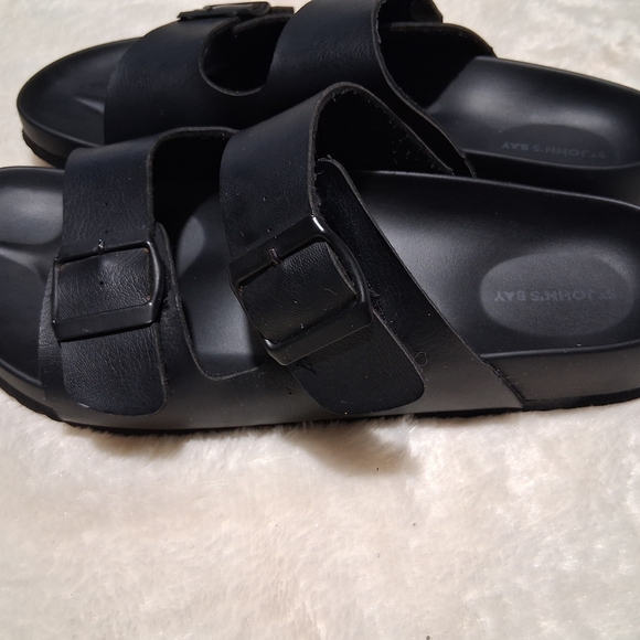 St. John's Bay Black Men's Sandals - Picture 3 of 6